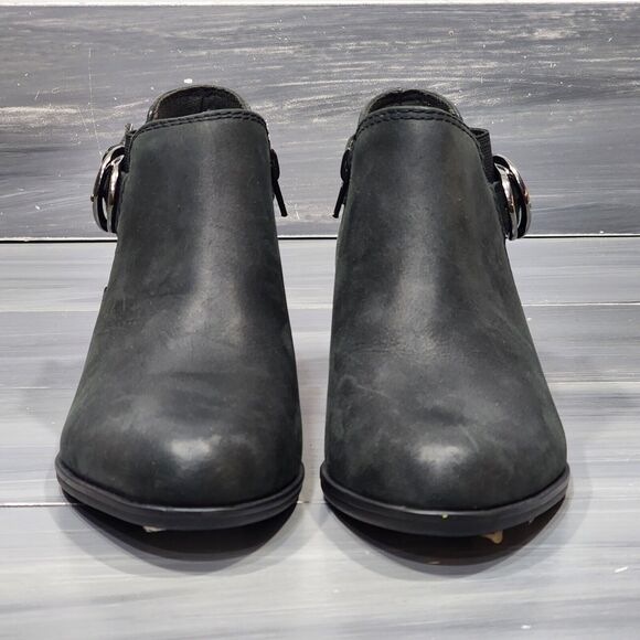 Clarks Adreena Field Booties Black Leather 6M Zip Up Ankle Booties Buckle Detail - Picture 6 of 13